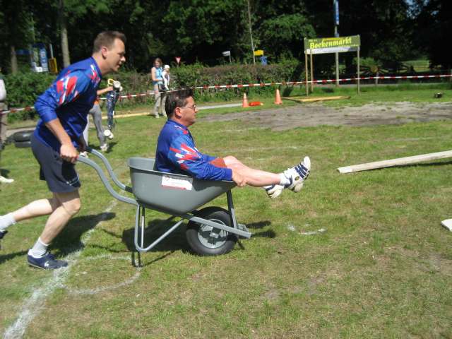 6KAMP 2006 Dorpshuis Vierhouten (Oranje/ijsvereniging)